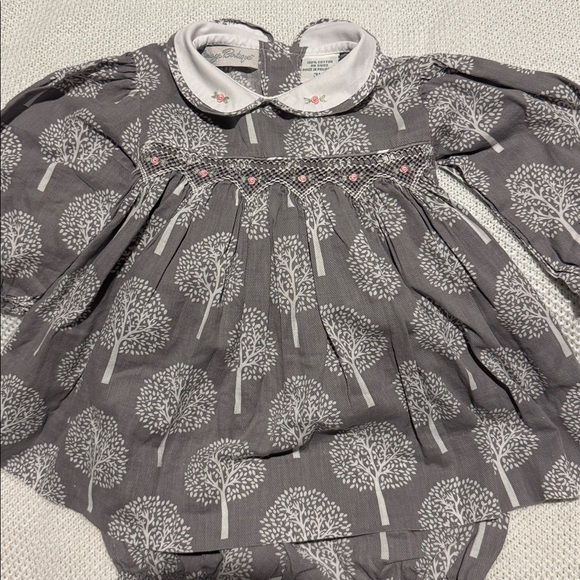 Infant smocked dress with tree Pattern - Picture 3 of 8